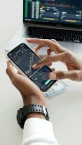 Lire la suite à propos de l’article FTTO entreprise : définition, différences avec le FTTH et guide de choix