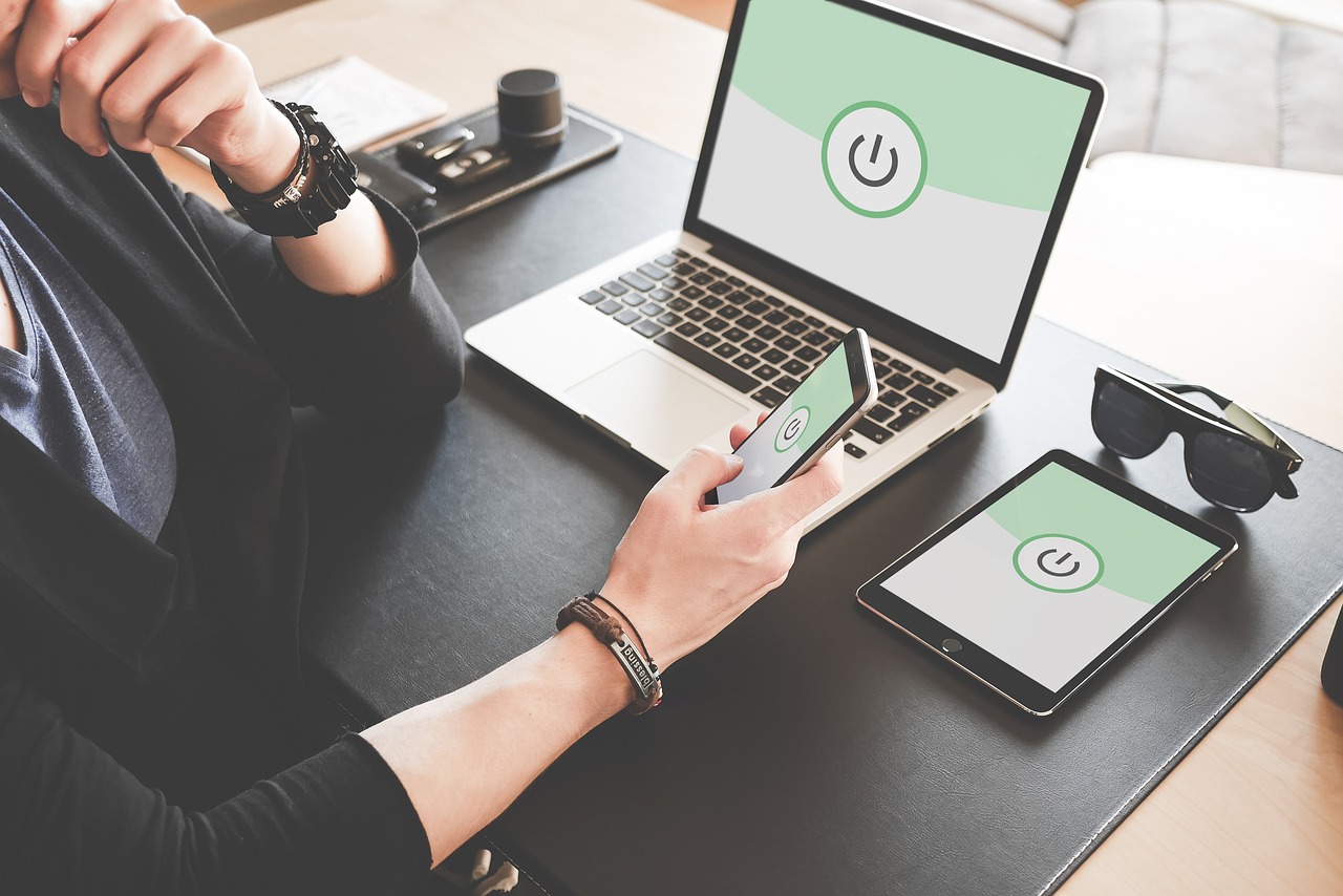 You are currently viewing Comment créer un wifi public conforme à la loi dans mon établissement ?