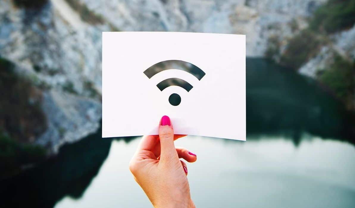 You are currently viewing PoE 48V : l’investissement intelligent pour vos bornes WiFi, caméras et téléphonie
