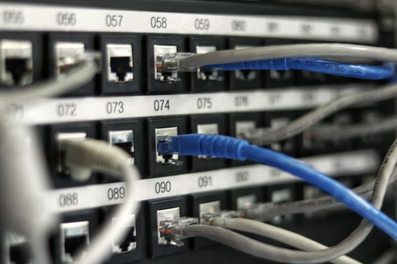 Infrastructure réseau fibre optique datacenter FTTO entreprise